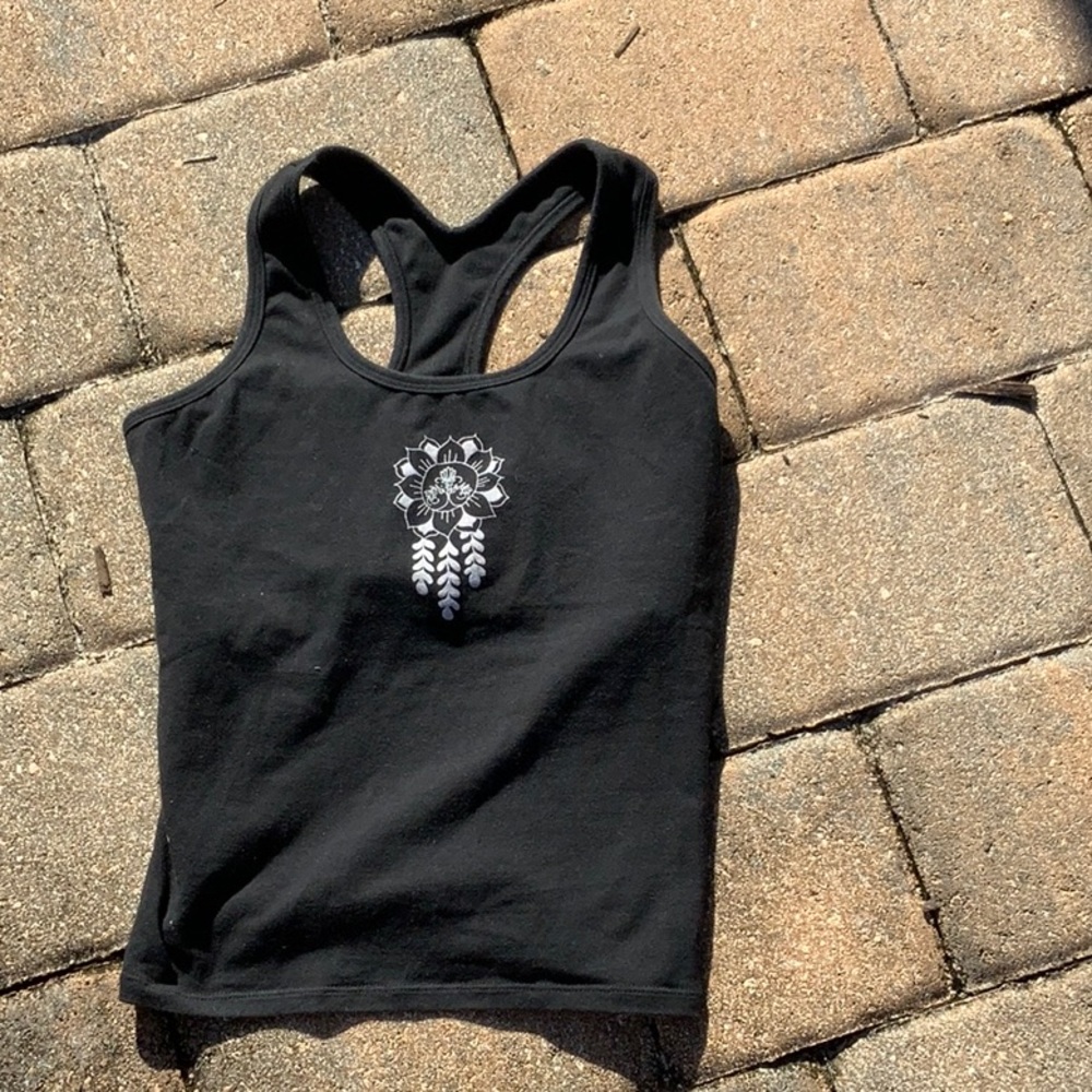 CARUSHKA BLACK SPORTS TANK WITH BUILT IN BRA, SIZE MEDIUM